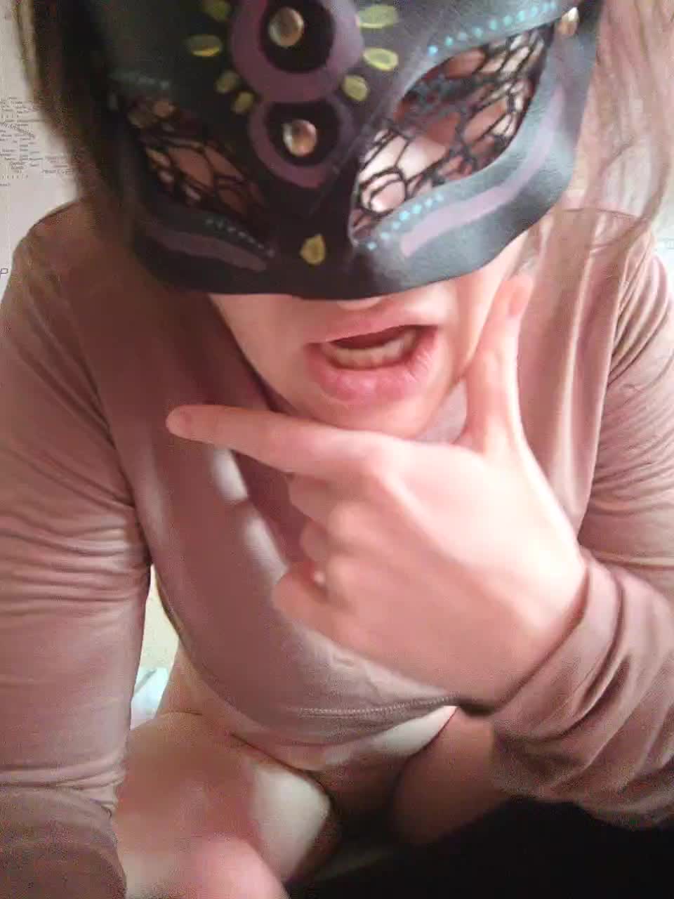 Lea7neco Cam Show Recorded 2025-05-03