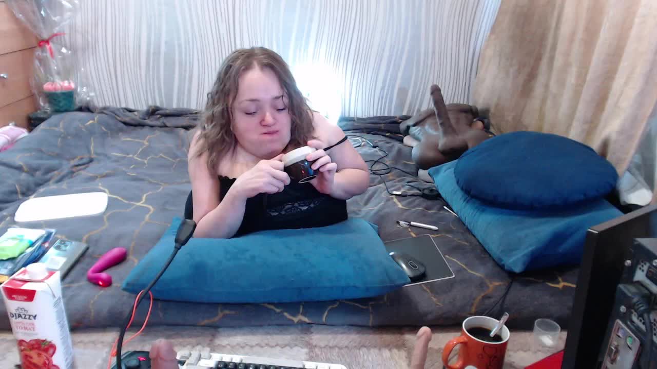 MiniNatali Cam Show Recorded 2025-05-03