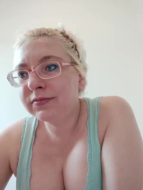 LeonaSplash Cam Show Recorded 2025-05-03