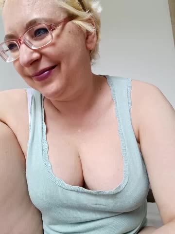 LeonaCrystal Cam Show Recorded 2025-05-03