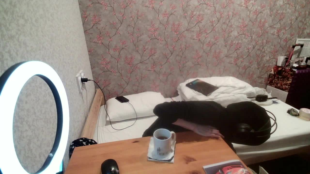 Magretta_Dering Cam Show Recorded 2025-05-03