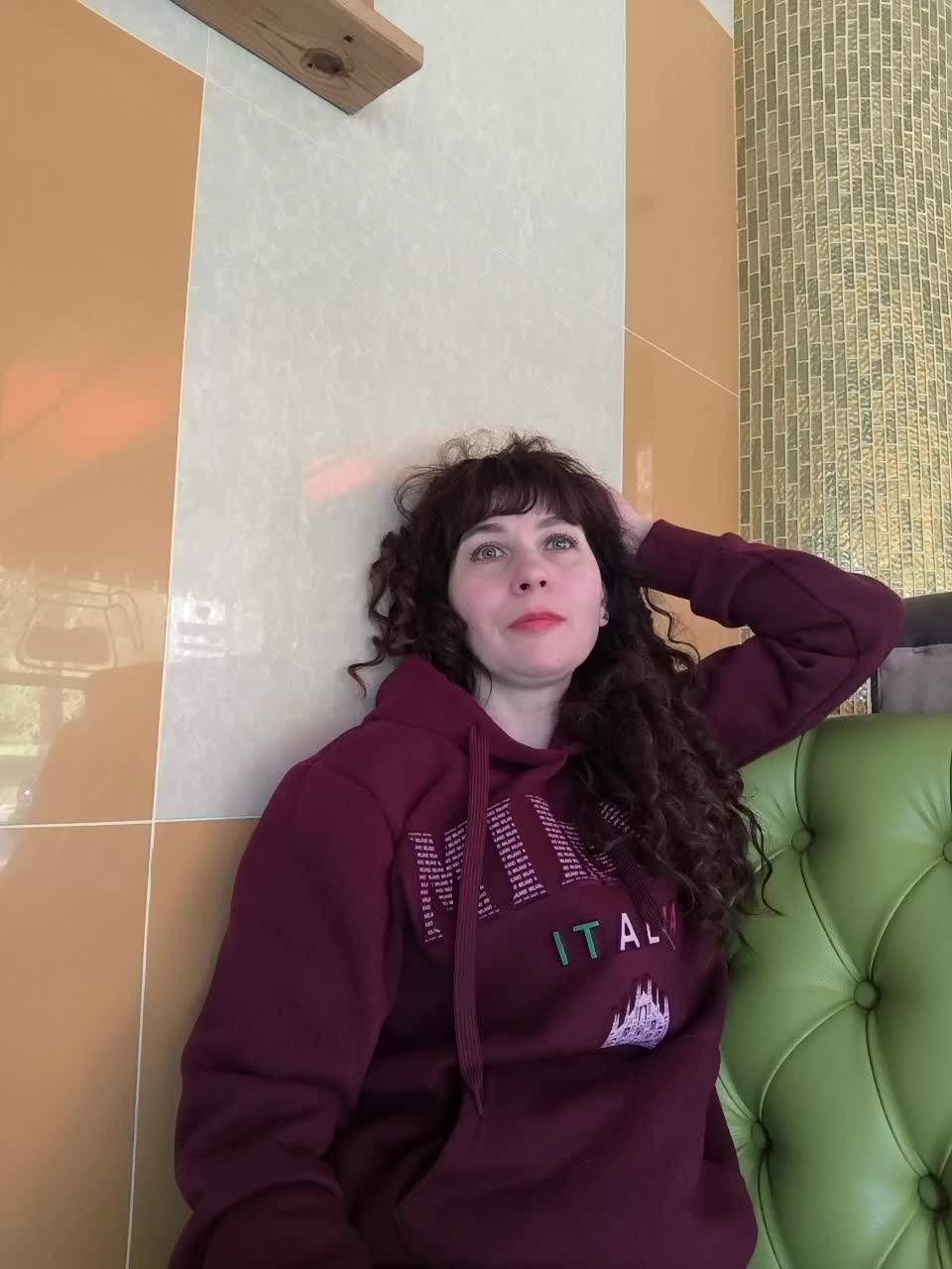 Caroliiine Cam Show Recorded 2025-05-04