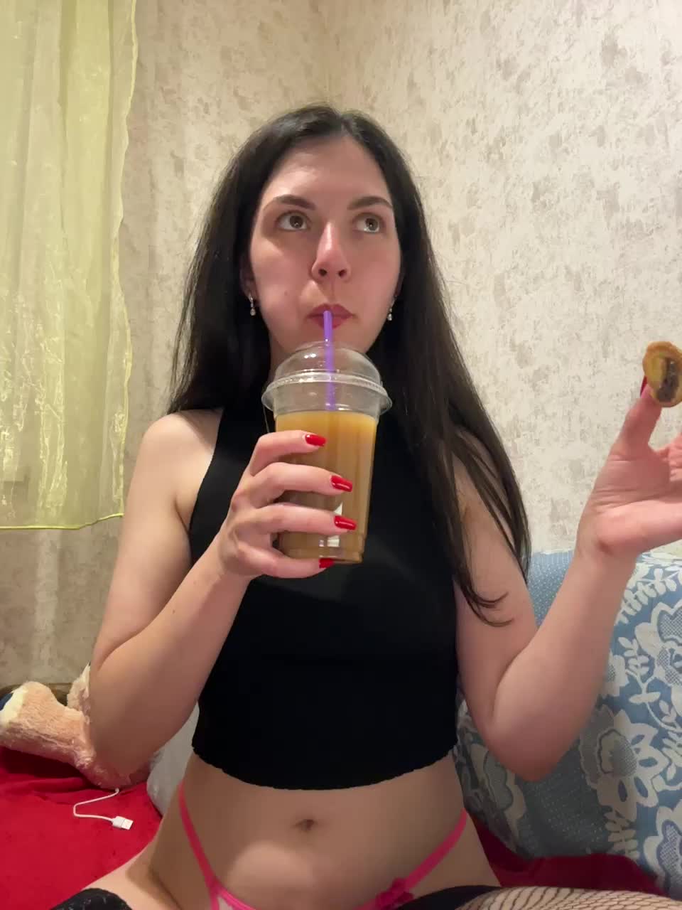 Vika19981 Cam Show Recorded 2025-05-04