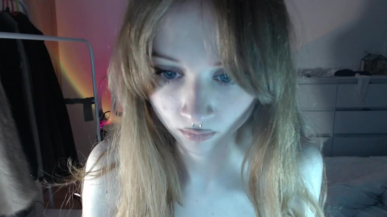 Mnepohuyy Cam Show Recorded 2025-05-04
