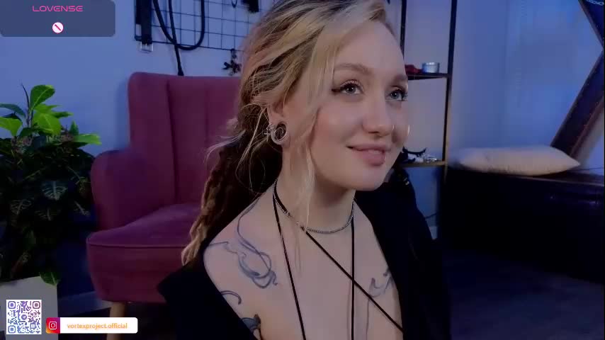 Koracrosbie Cam Show Recorded 2025-05-04