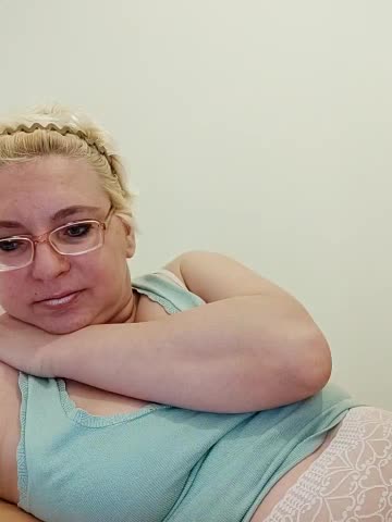 LeonaCrystal Cam Show Recorded 2025-05-04