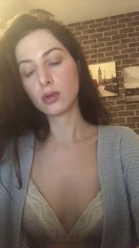 Hot-lina Cam Show Recorded 2025-05-04