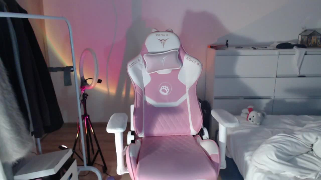 Mnepohuyy Cam Show Recorded 2025-05-04