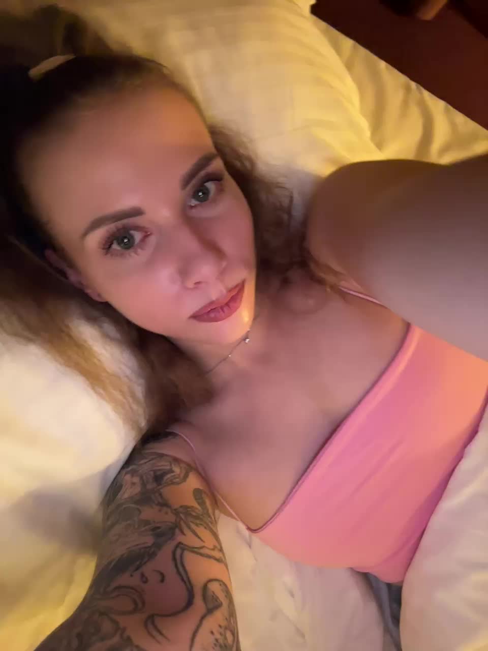 VikkiExtraCheese Cam Show Recorded 2025-05-04