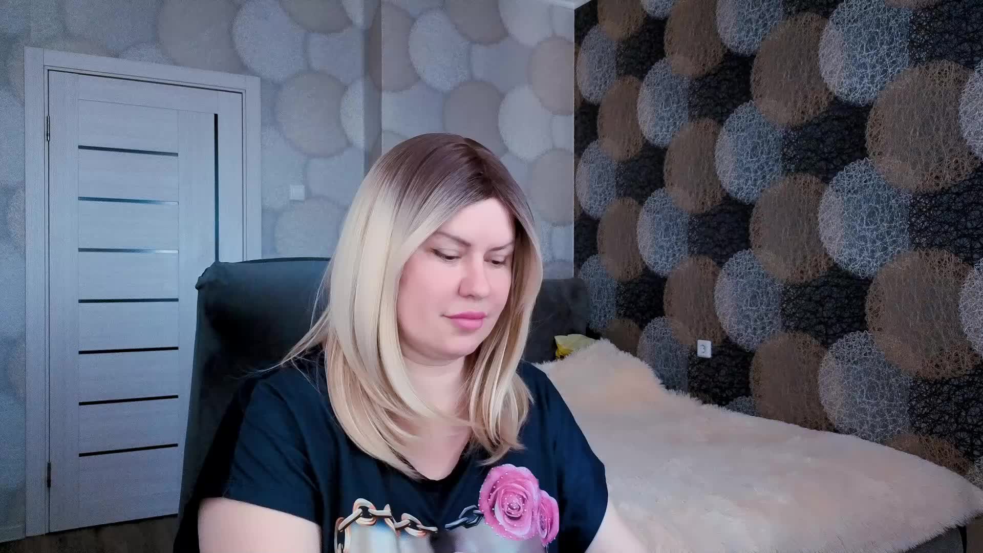 NATUSIK Cam Show Recorded 2025-05-04
