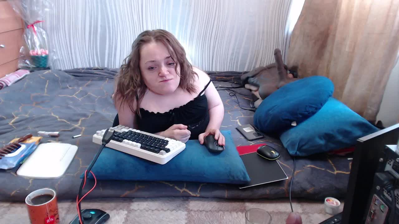 MiniNatali Cam Show Recorded 2025-05-04