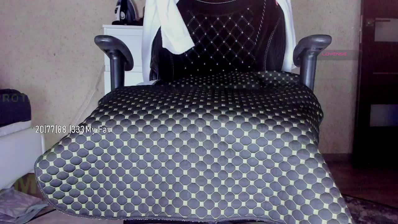 Kira-Kell Cam Show Recorded 2025-05-04