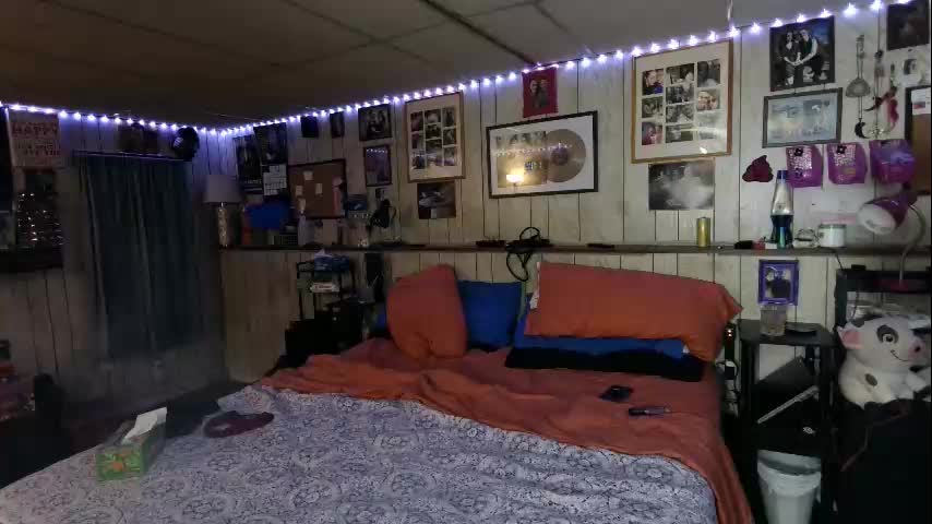 Jelen24 Cam Show Recorded 2025-05-04