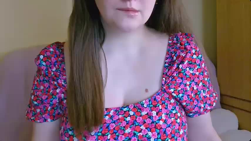ChubbyMaia Cam Show Recorded 2025-05-04