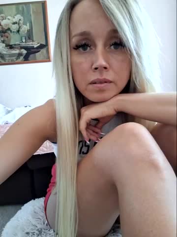B_l_o_n_d_i_n_k_a Cam Show Recorded 2025-05-04