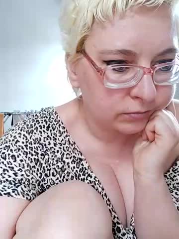 LeonaCrystal Cam Show Recorded 2025-05-04