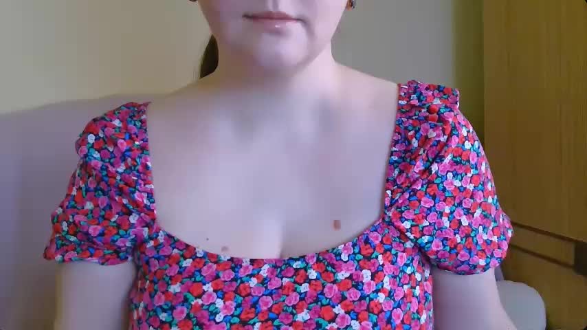 ChubbyMaia Cam Show Recorded 2025-05-04