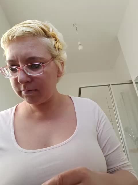 LeonaSplash Cam Show Recorded 2025-05-05