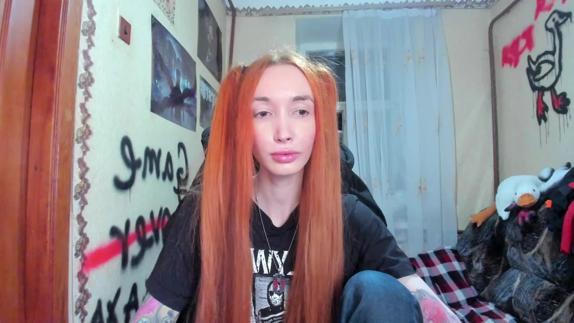 Roxy-Sun Cam Show Recorded 2025-05-05