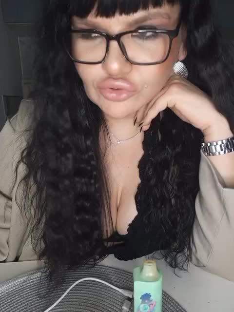 Brunetochkaaa Cam Show Recorded 2025-05-05