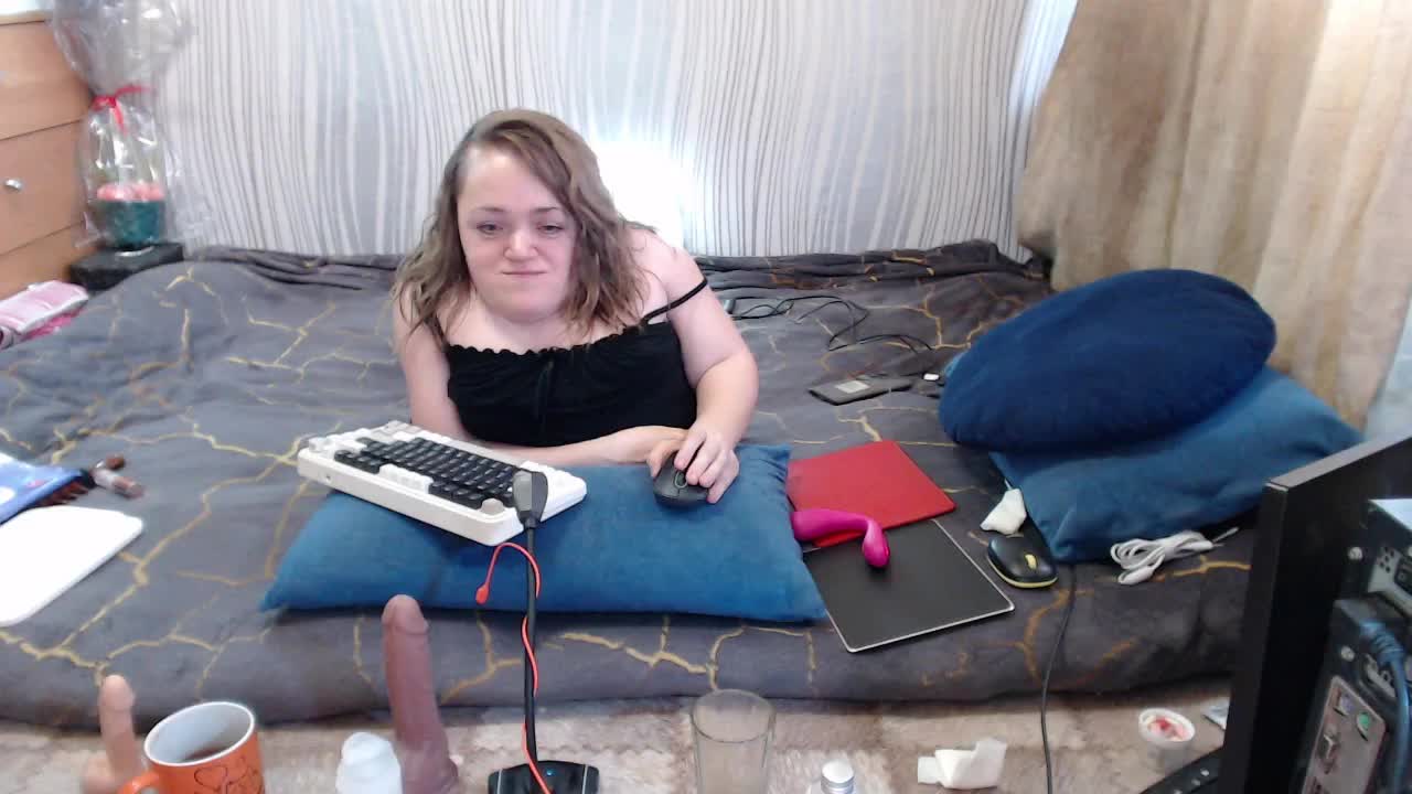 MiniNatali Cam Show Recorded 2025-05-06