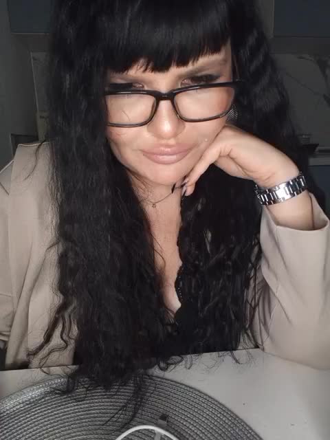 Brunetochkaaa Cam Show Recorded 2025-05-06