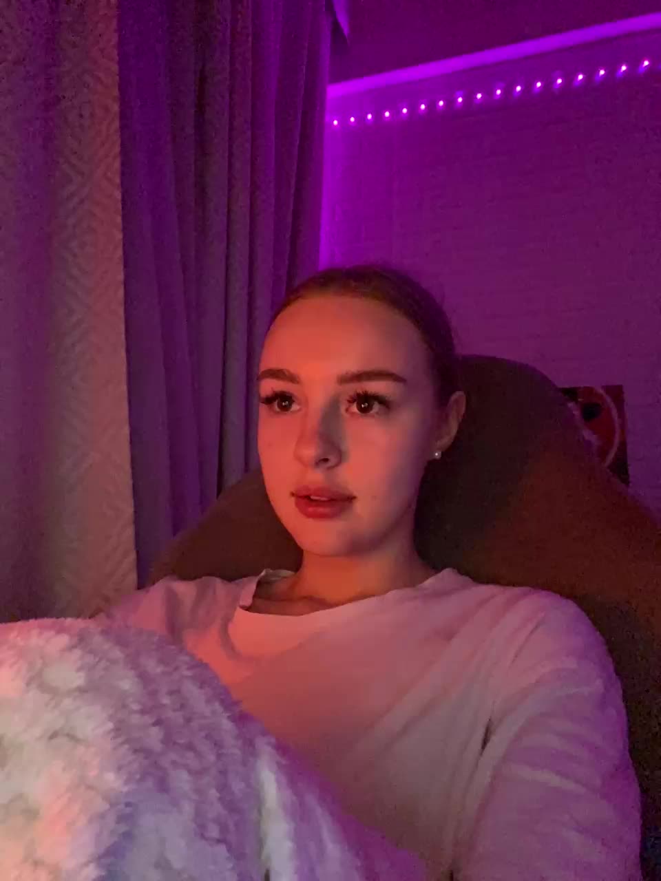 Nestyzz Cam Show Recorded 2025-05-06