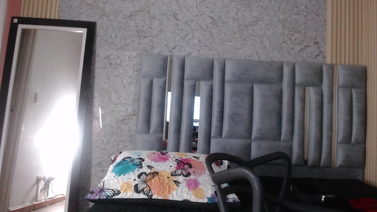 Naturalmoommy Cam Show Recorded 2025-05-06