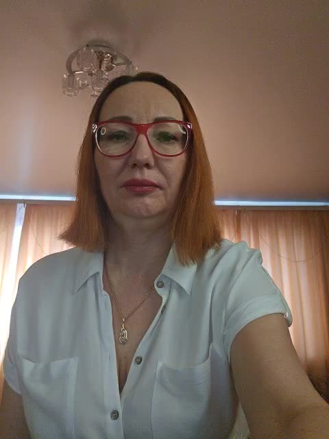 Pink-Lips Cam Show Recorded 2025-05-06