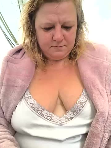 Jusichka Cam Show Recorded 2025-05-06