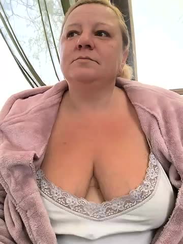 Jusichka Cam Show Recorded 2025-05-06