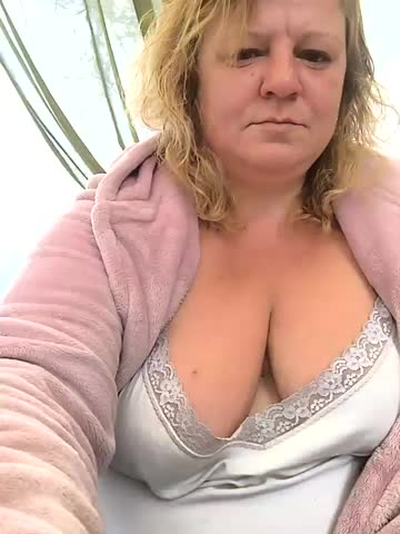 Jusichka Cam Show Recorded 2025-05-06