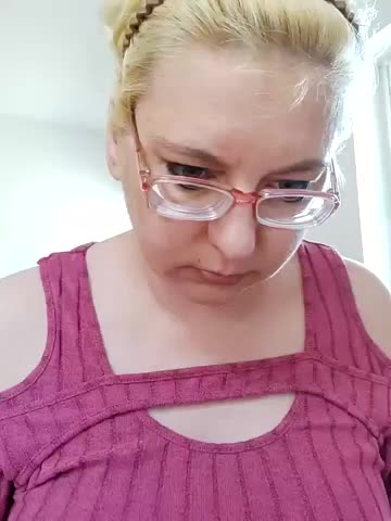 LeonaCrystal Cam Show Recorded 2025-05-06