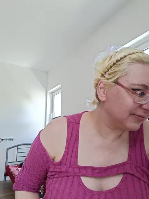 LeonaSplash Cam Show Recorded 2025-05-06