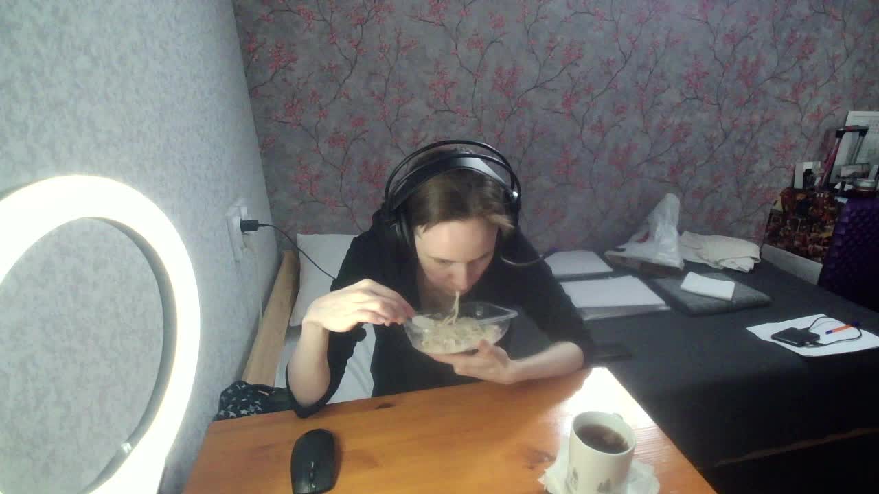 Magretta_Dering Cam Show Recorded 2025-05-06