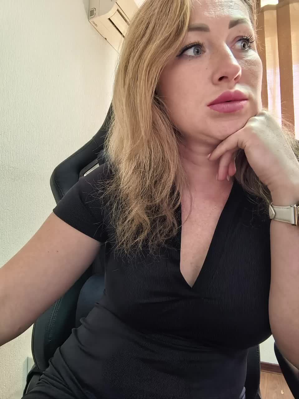 Goddesssssss Cam Show Recorded 2025-05-06