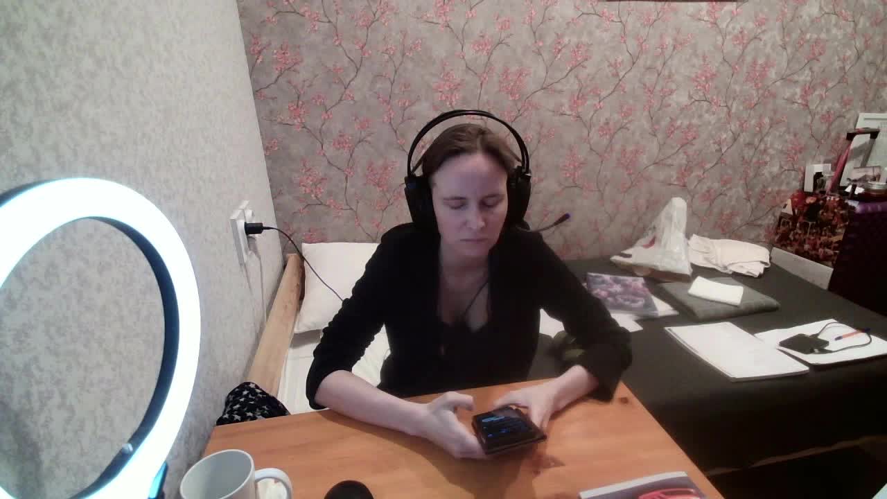 Magretta_Dering Cam Show Recorded 2025-05-06