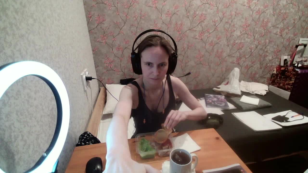 Magretta_Dering Cam Show Recorded 2025-05-07