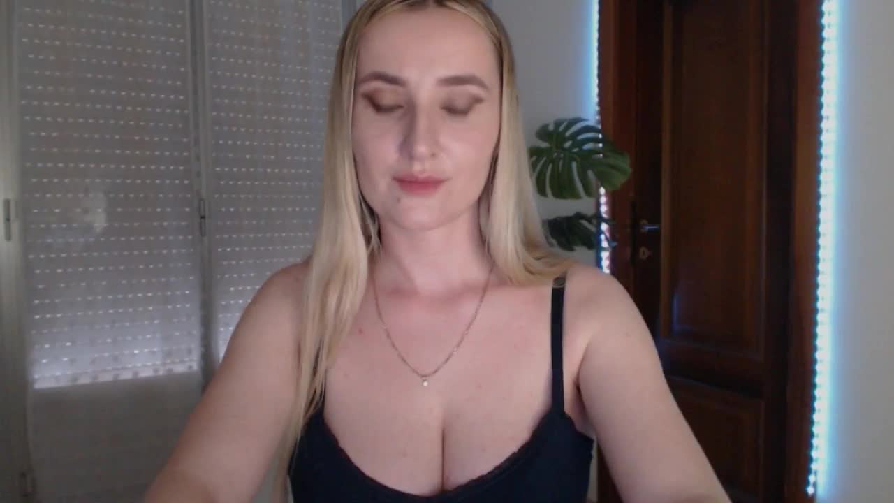 Alina-Lovely Cam Show Recorded 2025-05-07