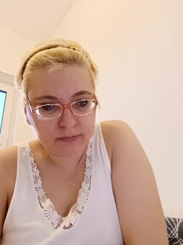 LeonaCrystal Cam Show Recorded 2025-05-07