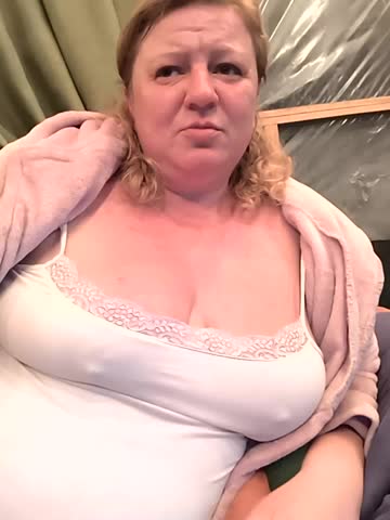 Jusichka Cam Show Recorded 2025-05-07