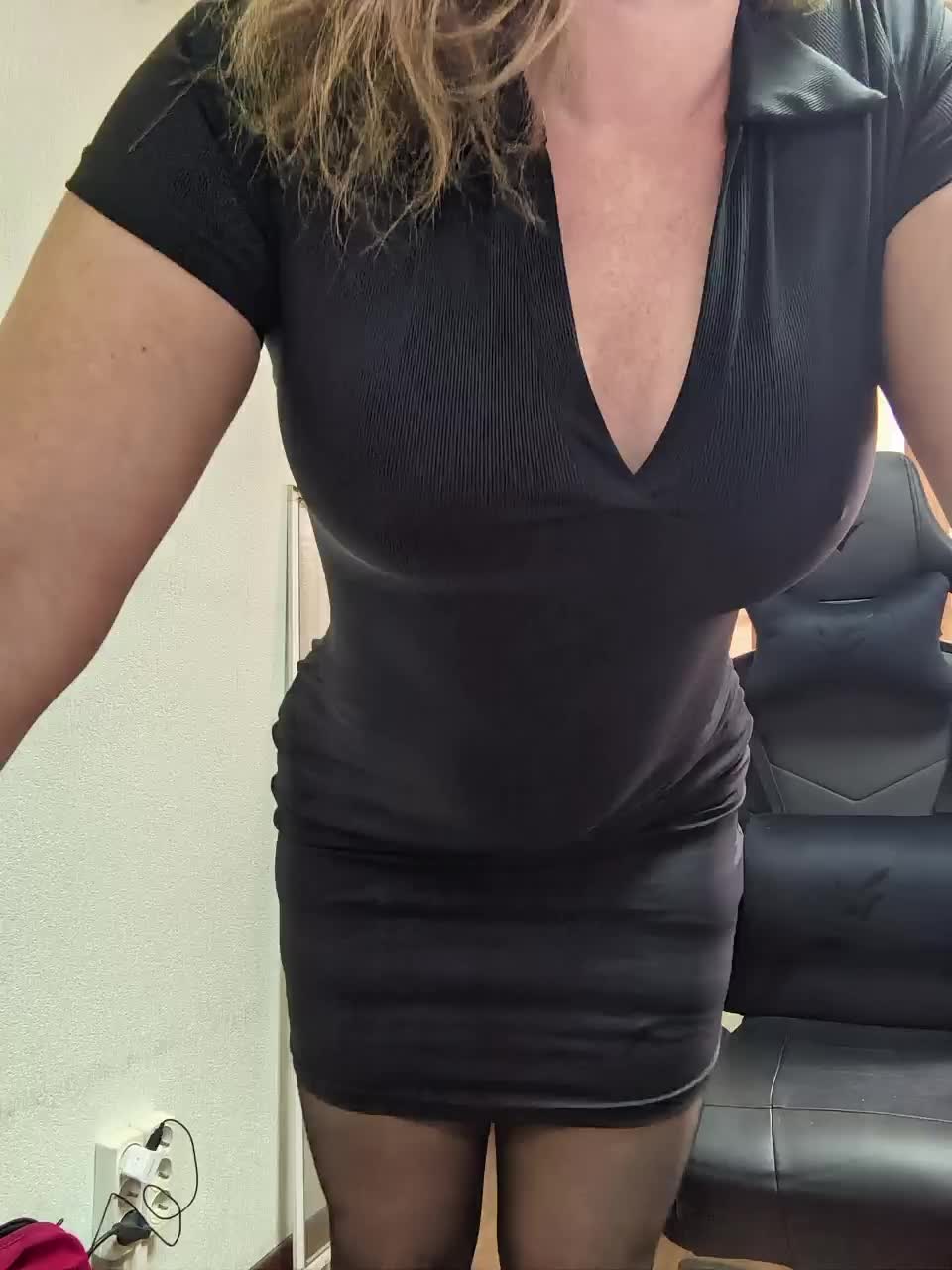 Goddesssssss Cam Show Recorded 2025-05-07