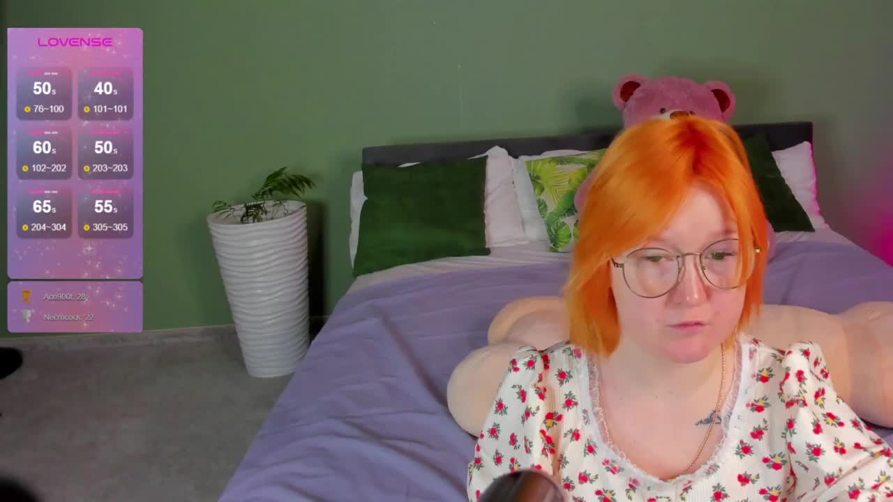Sara-Moor Cam Show Recorded 2025-05-07
