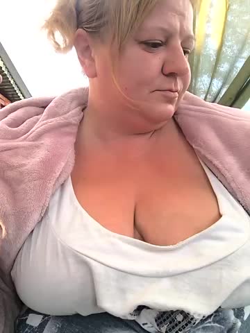 Jusichka Cam Show Recorded 2025-05-07