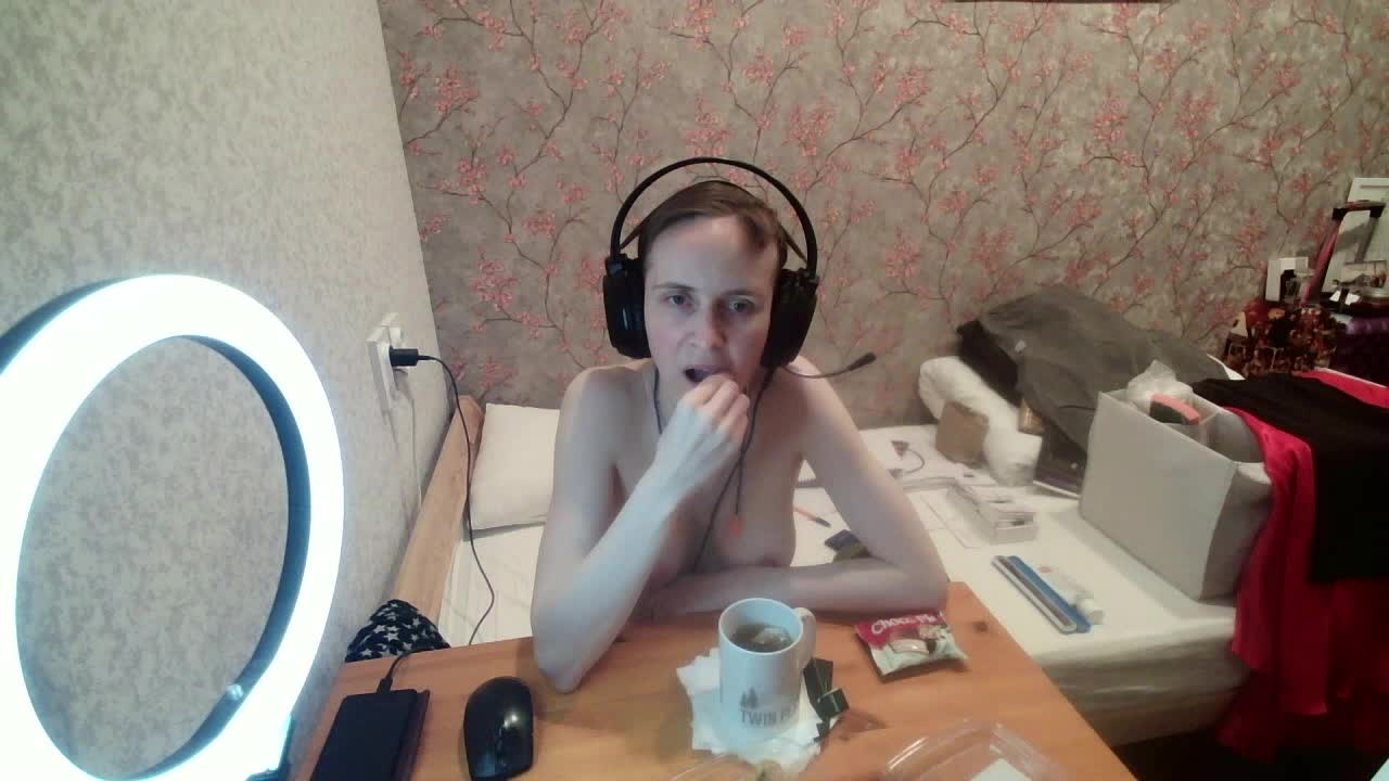 Magretta_Dering Cam Show Recorded 2025-05-08
