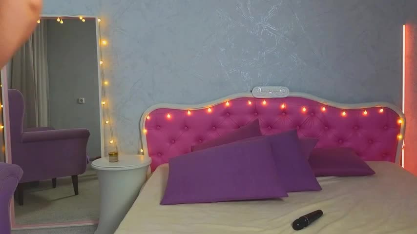 Ariana_Petite Cam Show Recorded 2025-05-08