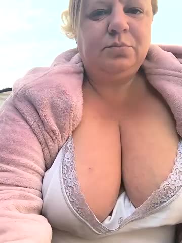 Jusichka Cam Show Recorded 2025-05-08