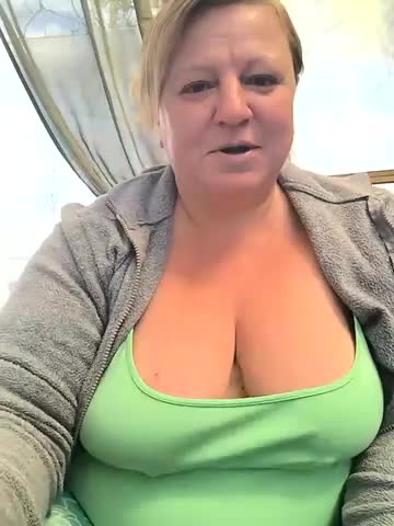 Jusichka Cam Show Recorded 2025-05-08
