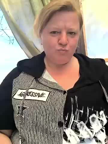 Jusichka Cam Show Recorded 2025-05-08