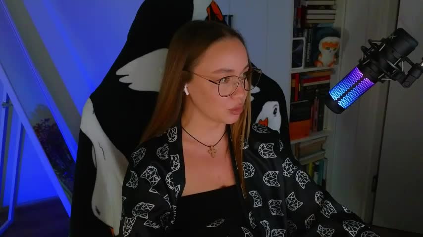 Emili1- Cam Show Recorded 2025-05-08